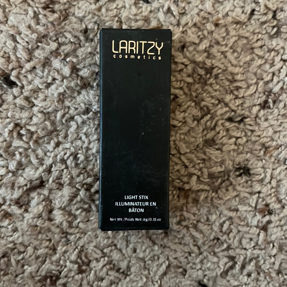 Laritzy Cosmetics Light Stix Highligher